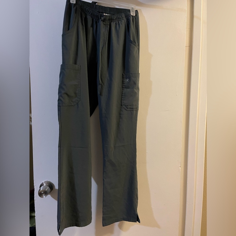 Easy stretch cargo scrub pants